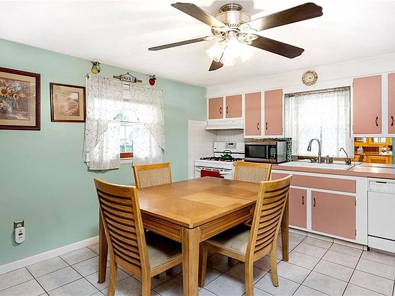 4th image of 102 Jacksonia Dr