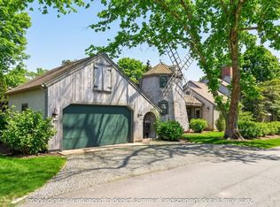 12 Cockachoiset Ln, Barnstable, MA 02630