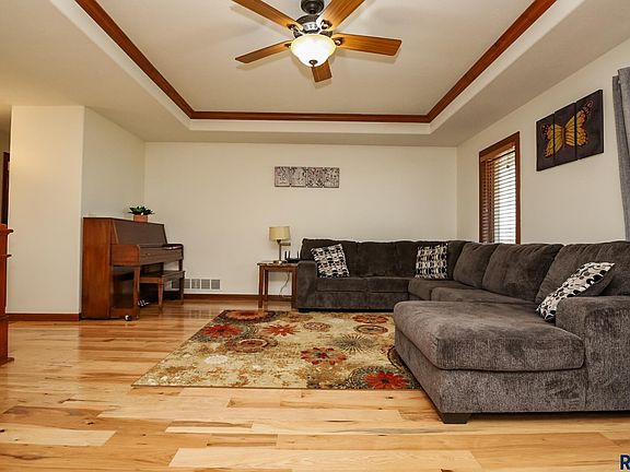 5th image of 8113 S Brett Ave