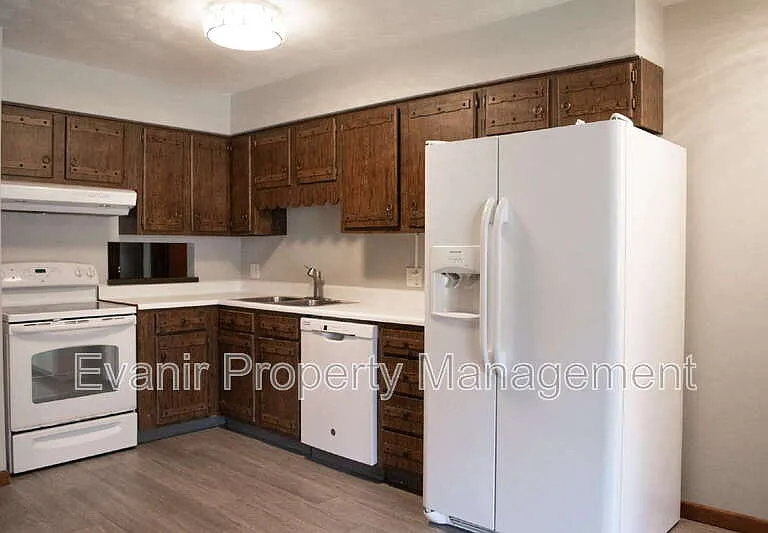 3164 Honeysuckle Dr — Photo 8