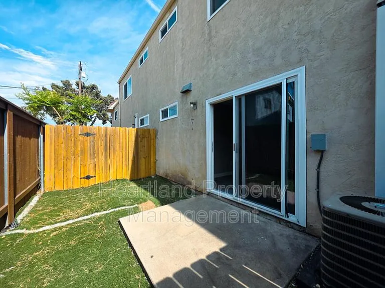 3430 Helix St #4 — Photo 10