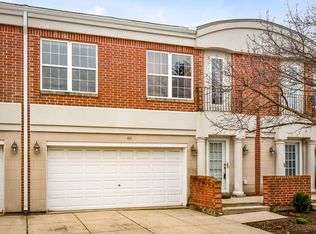 401 Town Place Cir #401, Buffalo Grove, IL 60089