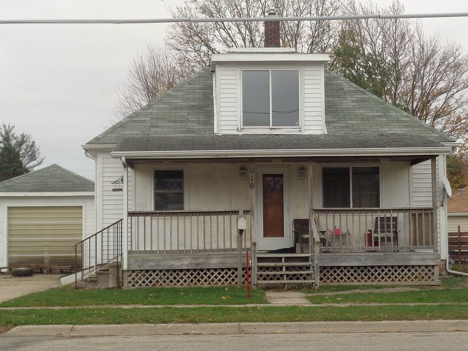 1st image of 916 N Elm St