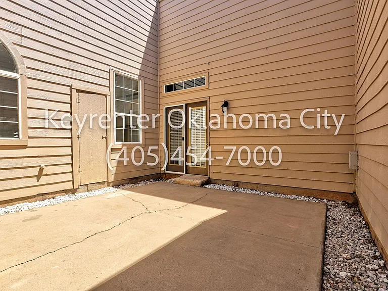 12100 Blueway Ave — Photo 41
