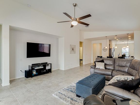 5th image of 2765 E Bellerive Dr