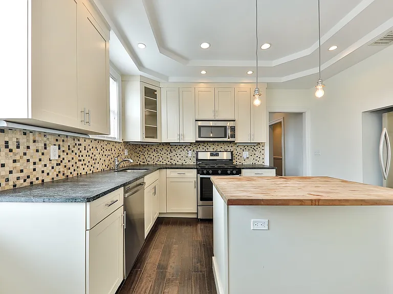 9 Bellflower St #3 — Photo 5