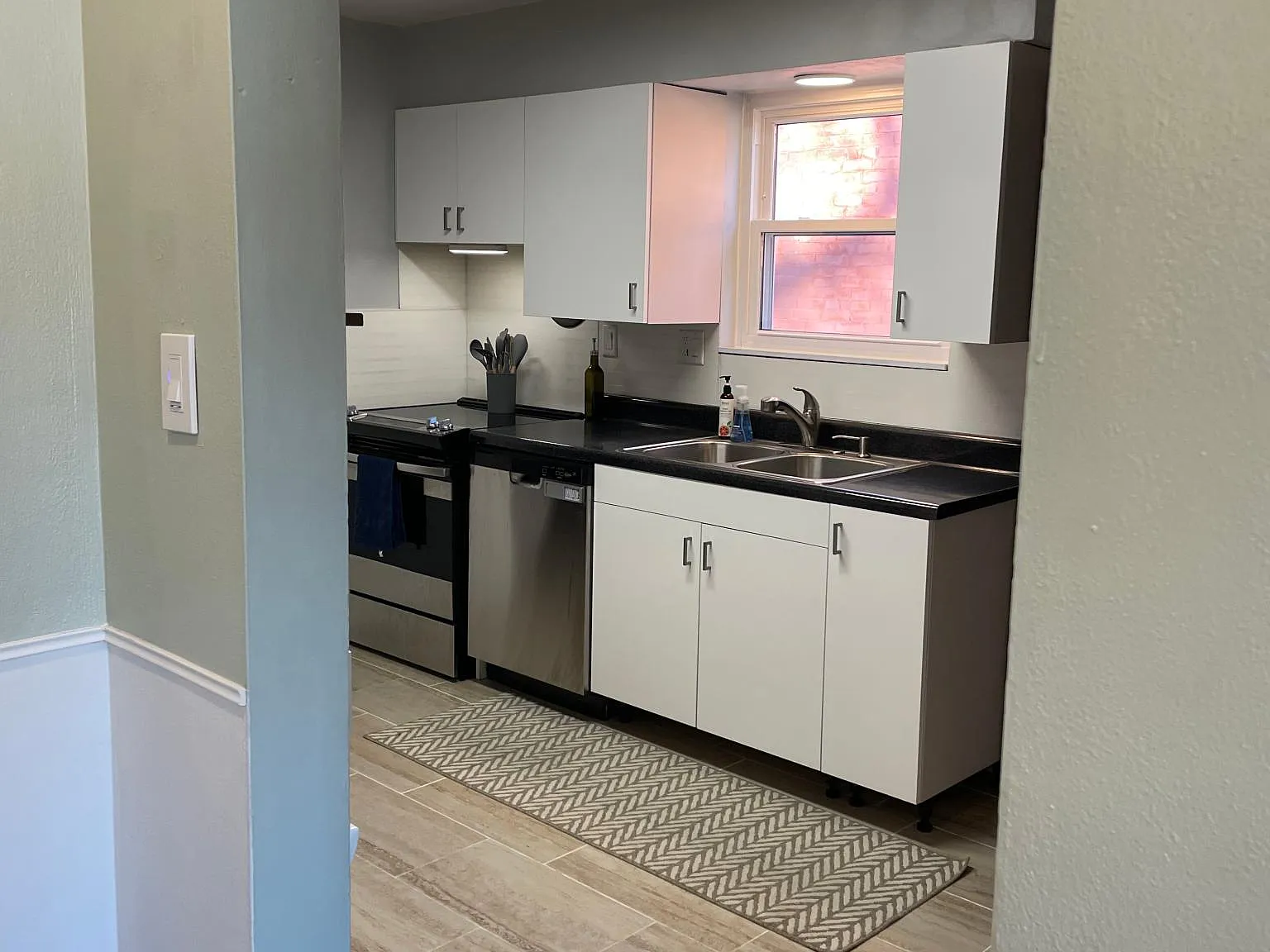2 bed, 779 sqft, $2,000 — Photo 4