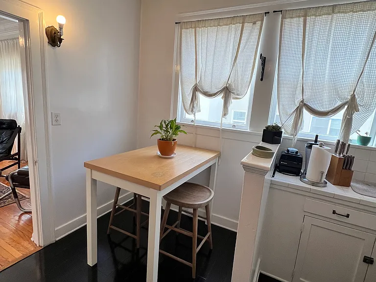 1935 N Vermont Ave #3 — Photo 8