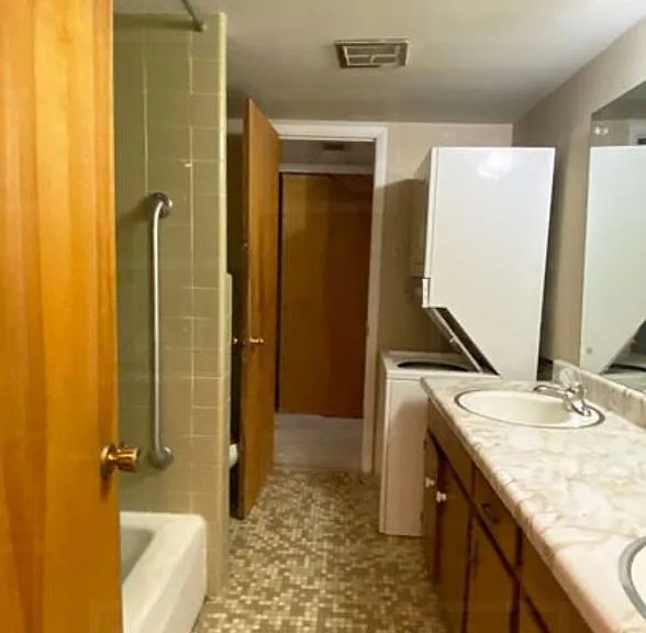 Club View Apartments — Photo 33