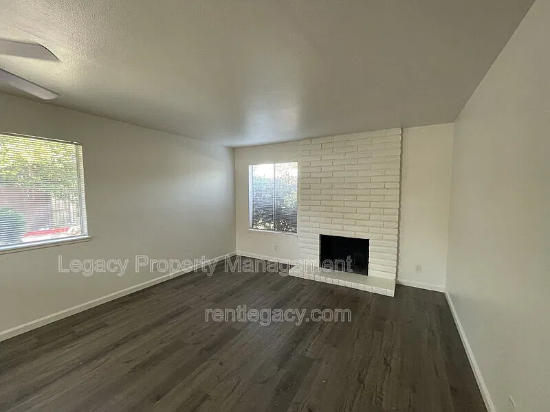 1 bed, 1.0 bath, 550 sqft, $1,100 — Photo 2