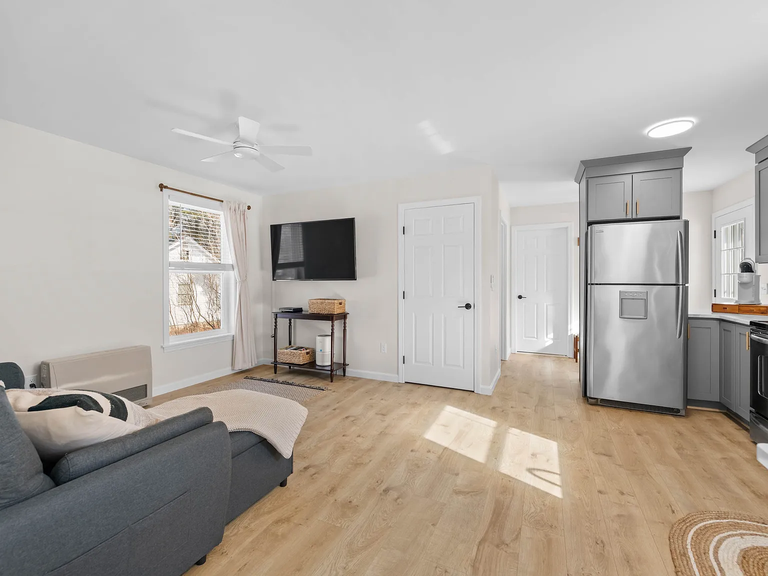 2 bed, 772 sqft, $2,900 — Photo 3