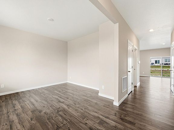 2nd image of 2595 Wren Dr