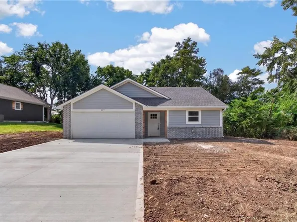 301 W 18th St, Higginsville, MO 64037