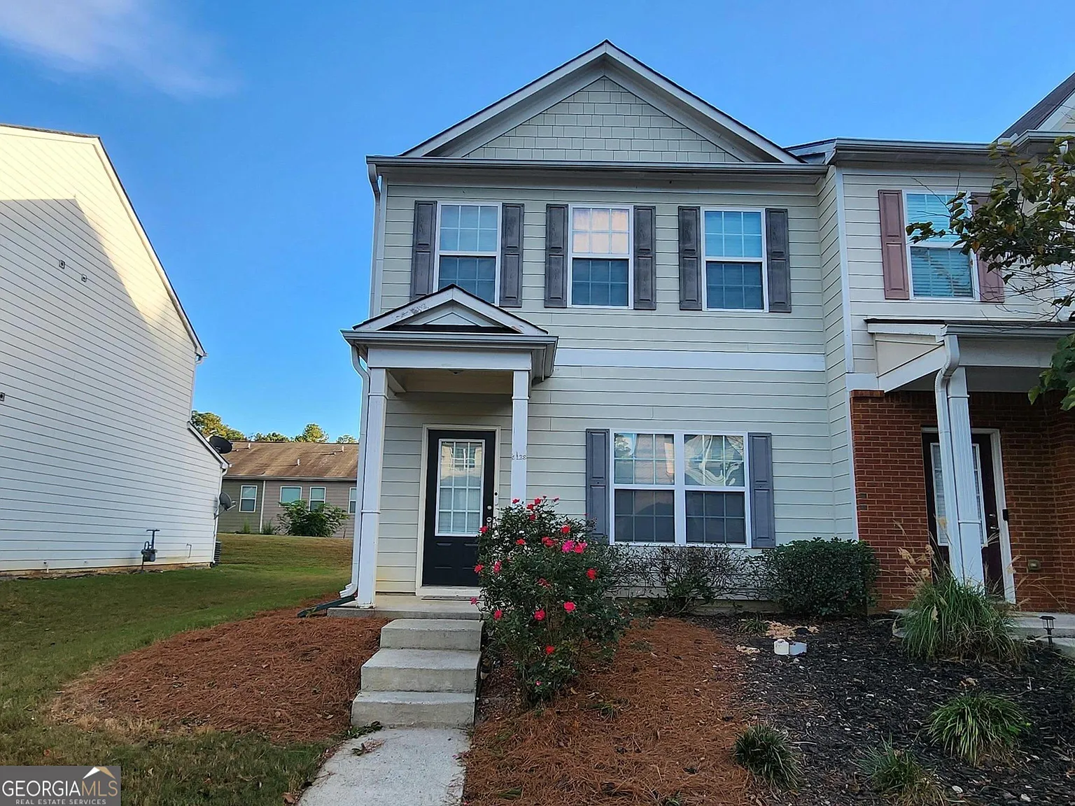 3 bed, 2.5 bath, 1450 sqft, $1,700 — Photo 1