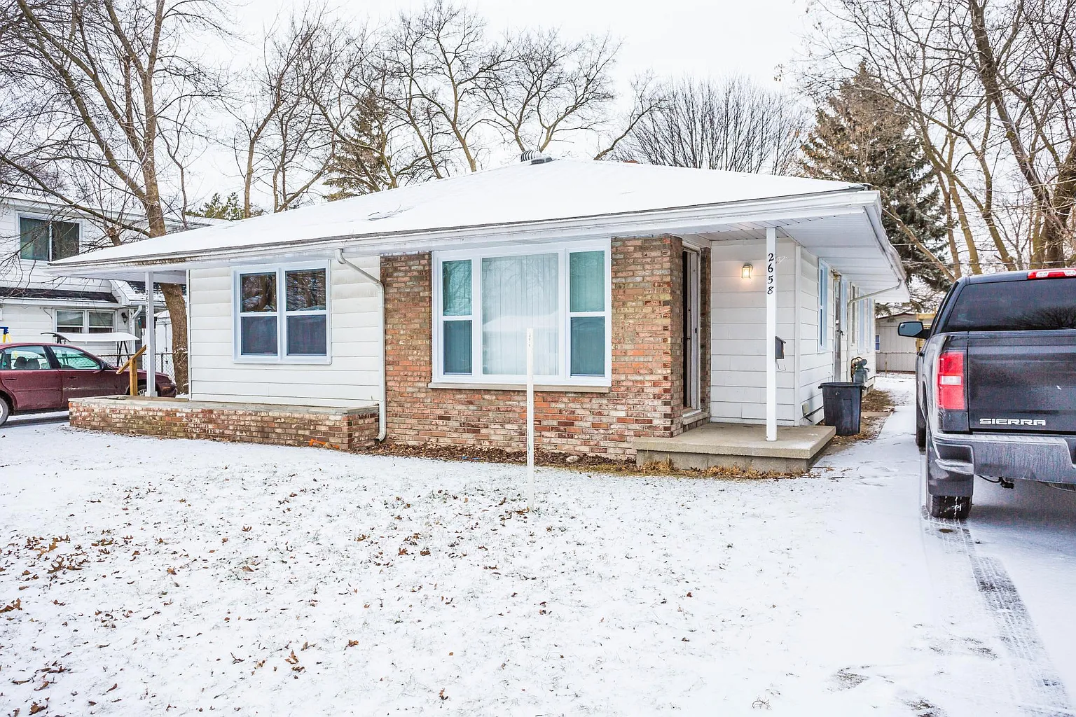2658 E Rick Dr photo 1