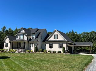 6653 Hunting Lodge Rd, Pleasant Garden, NC 27233