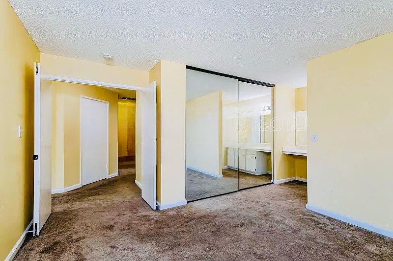 1st image of 3728 Gladstone Dr
