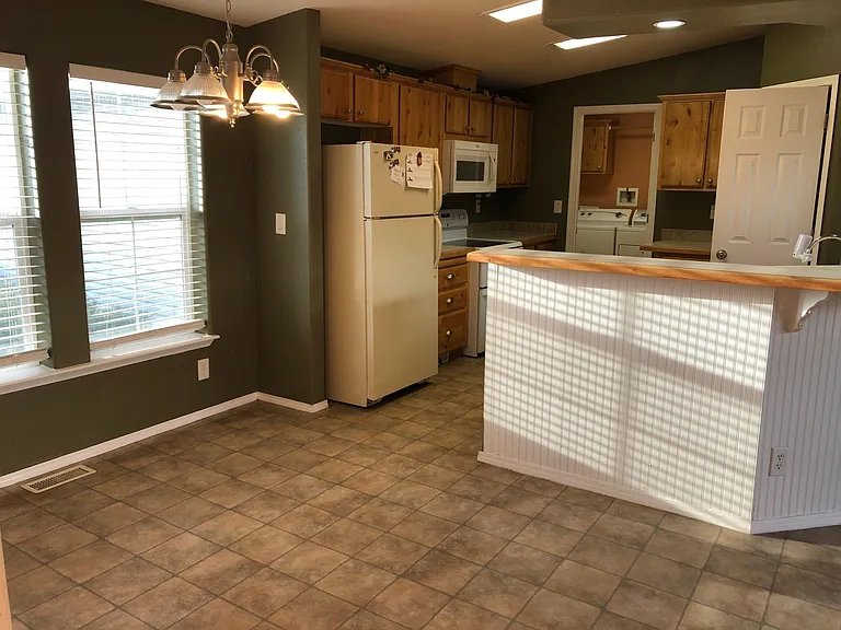 1653 Saddle Dr — Photo 6