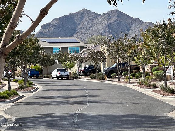 4th image of 2245 N SPRINGFIELD Street