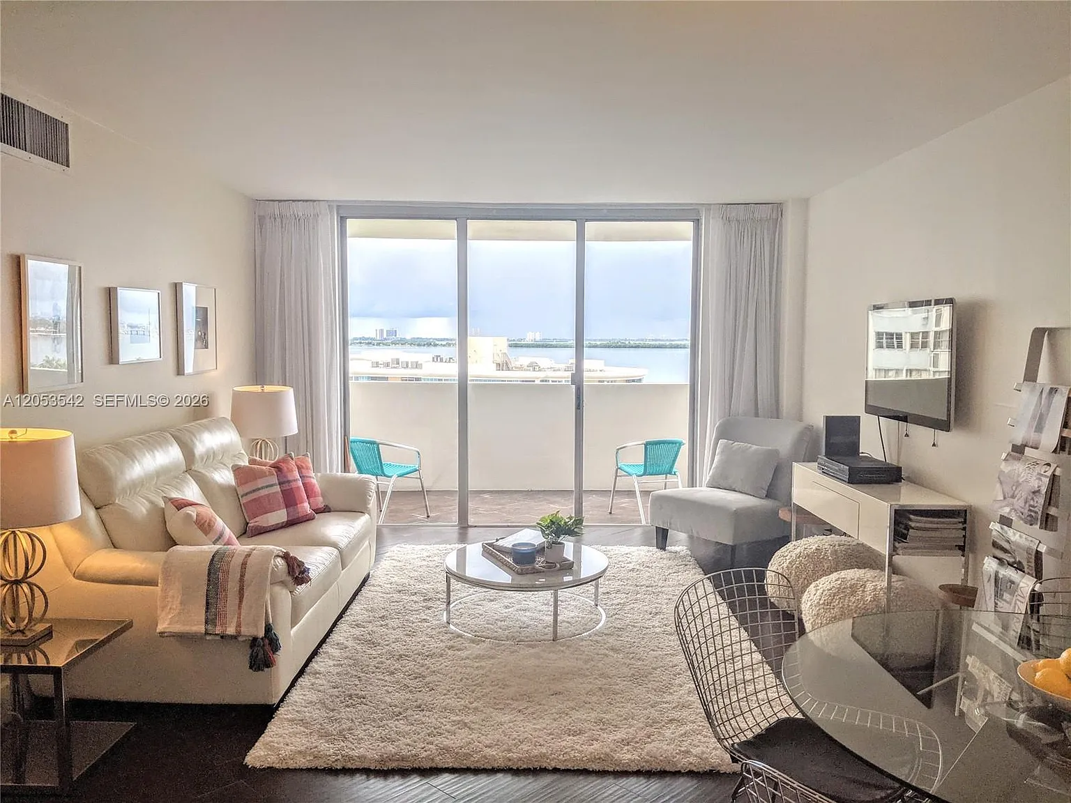 Island Terrace Condo — Photo 1