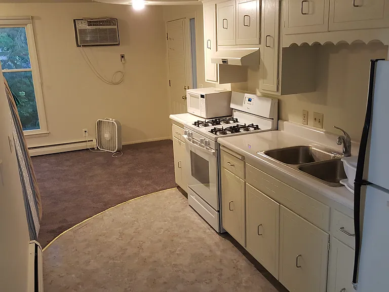2018 Madison St #3 — Photo 8