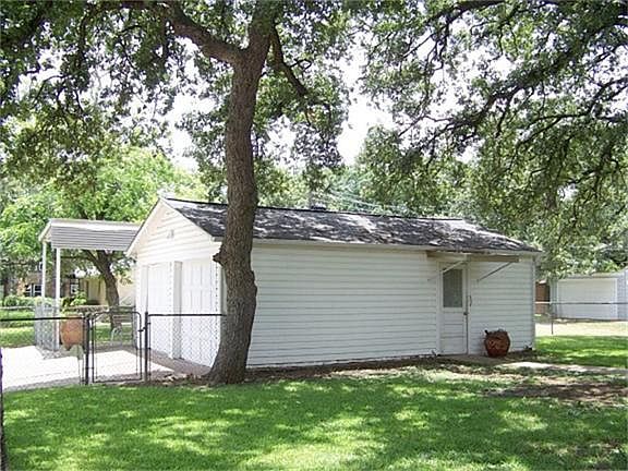 4th image of 2340 Goldenrod Ave