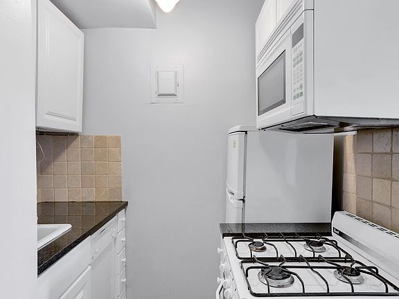 3rd image of 225 Central Park W APT 1611