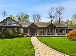 6 Lilac Pl, Thornwood, NY 10594