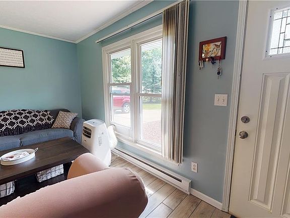 5th image of 304 Plymouth Pl