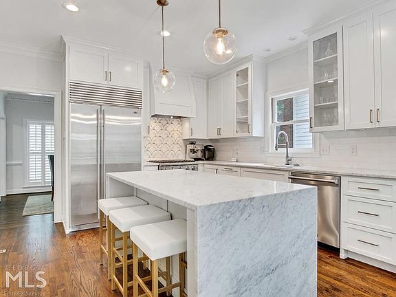 2nd image of 1529 Sheridan Walk NE