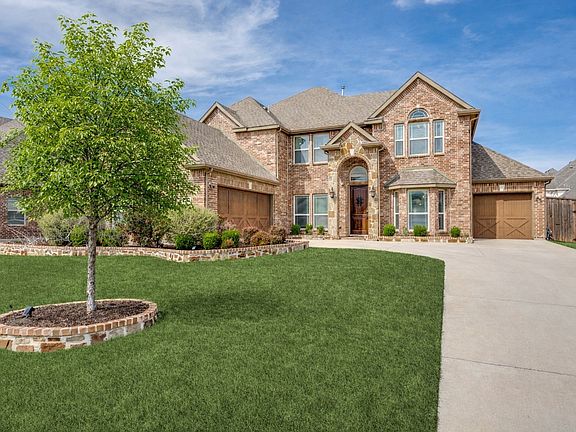 2nd image of 201 Kingsbury Ln