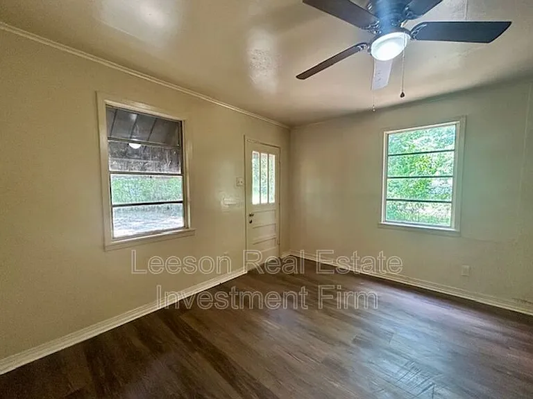 2551 Claiborne Ave — Photo 5