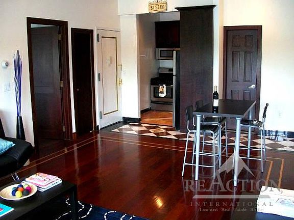 3rd image of 2535 36th St APT 3R