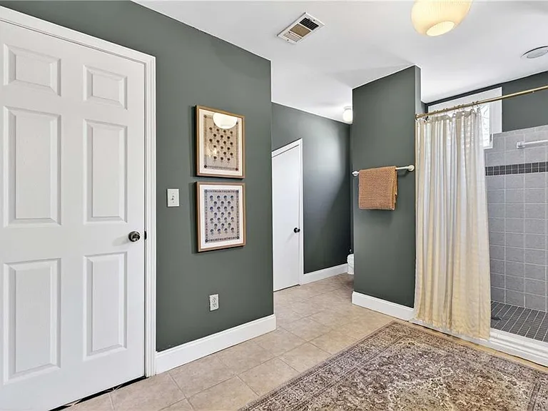 217 Westminster Dr NE — Photo 45