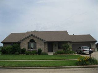 680 Elizabeth Dr, Coal City, IL 60416