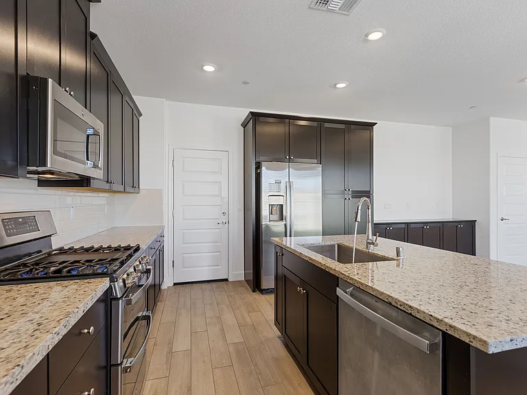 1072 Caraballo Dr — Photo 10