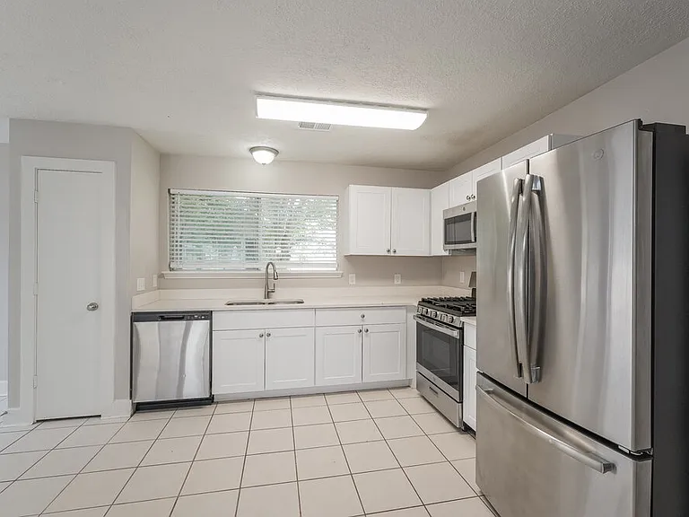 15819 E Park Ct — Photo 6
