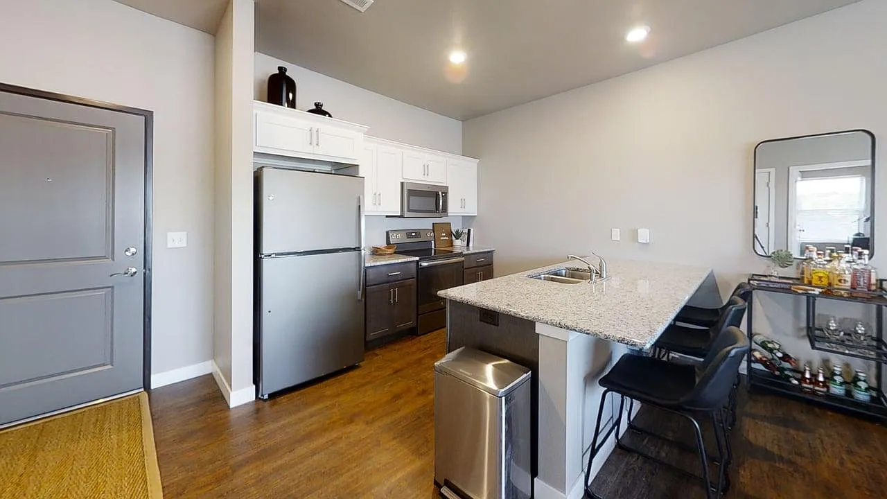 620 S Dubuque St — Photo 4