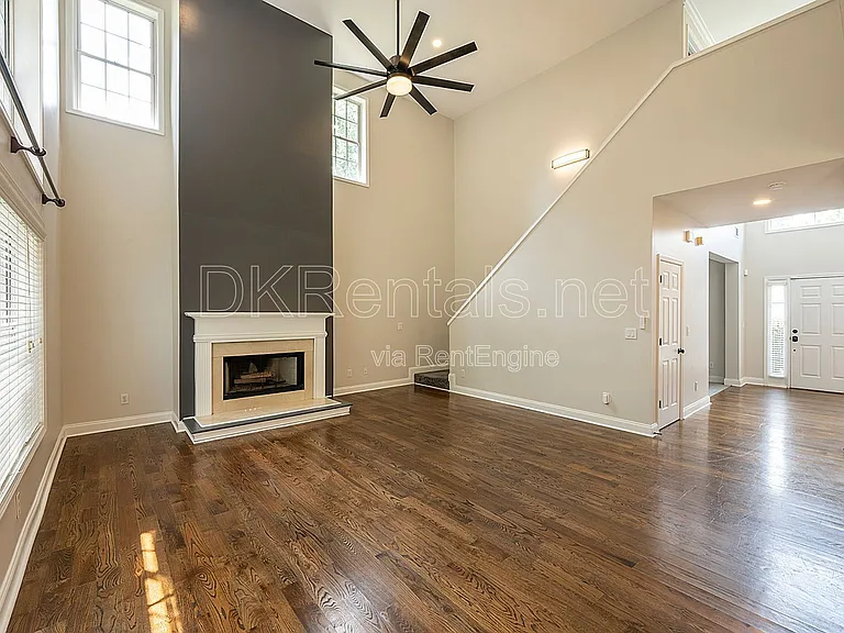 1540 Hampton Hollow Dr — Photo 16