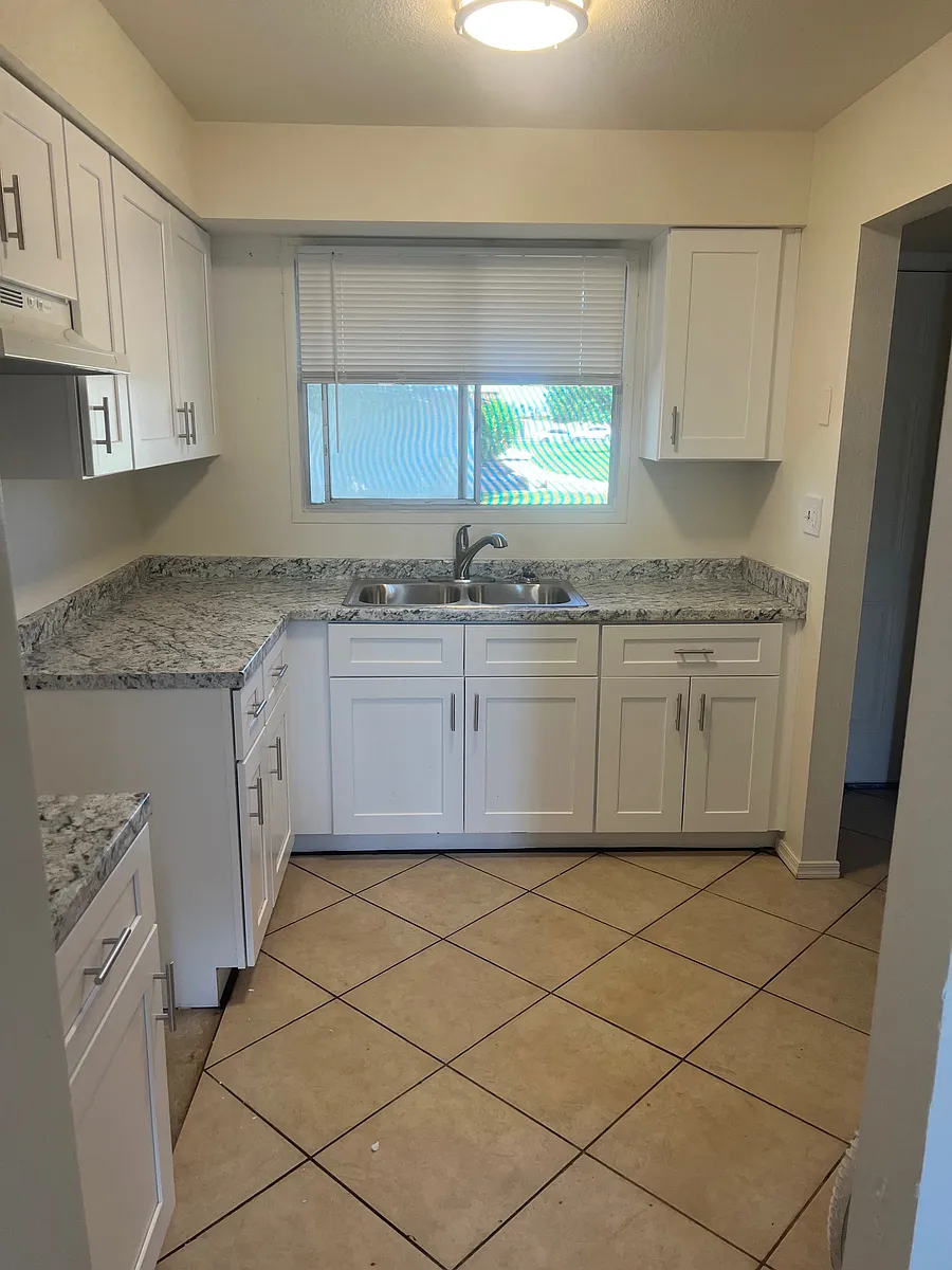New Cabinets & Countertops - 4728 N 71st Ln