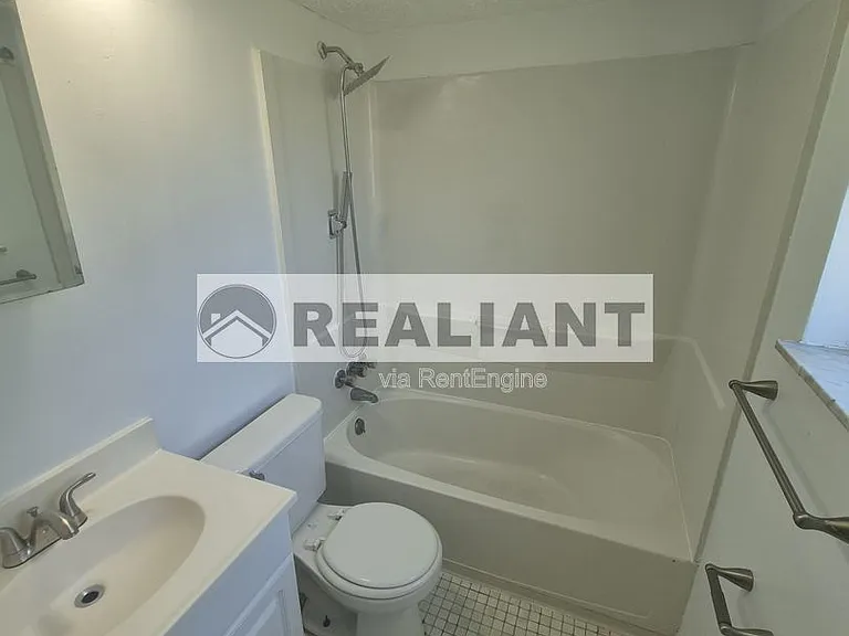 918 Highland Ave #2 — Photo 6