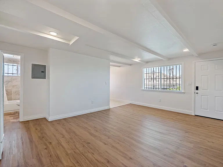 324 S 4th St #326 — Photo 23