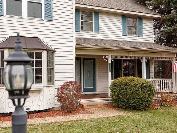 2nd image of 3154 Silver Farms Ln