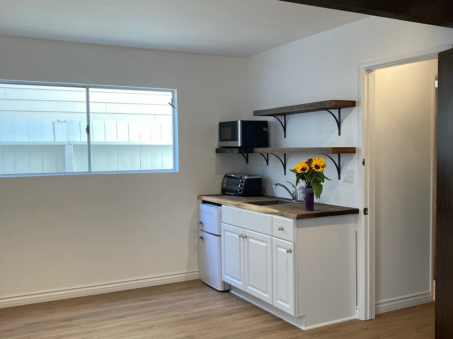 Studio, 300 sqft, $1,850 — Photo 4