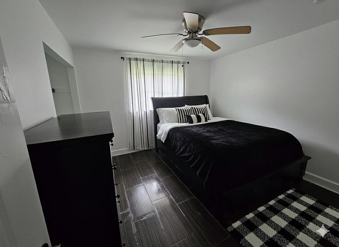 4 bed, 2.0 bath, 2532 sqft, $1,299 — Photo 1
