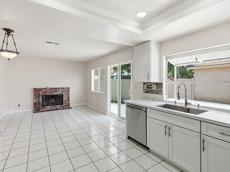 15303 Rancho Polermo Rd — Photo 11