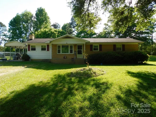 2826 Drew Dr, Lancaster, SC 29720