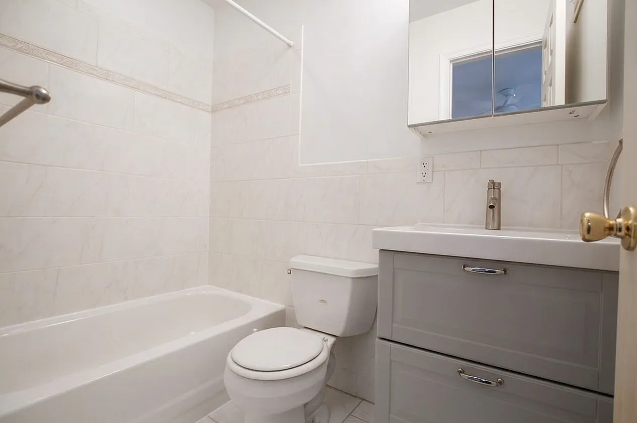 2 bed, 2.5 bath, 1300 sqft, $2,850 — Photo 4