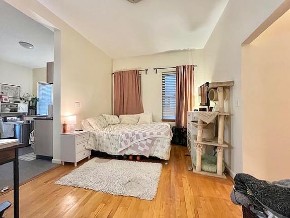 4th image of 206 Chestnut Hill Ave APT 4