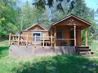 135 Shoreline Dr, Barnet, VT 05821